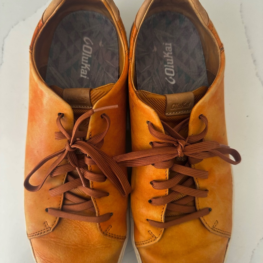OluKai Tan Sneakers Minimalist Design Casual